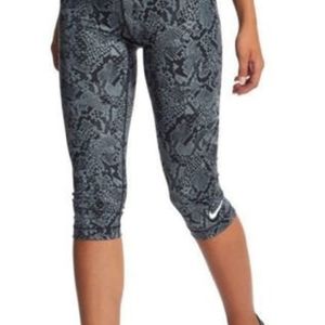 Nike Pro Dri-Fit Cropped Gray Rattlesnake Snake Print Athletic Leggings
